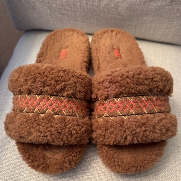 UGG COZETTA BRAIDED SLIPPERS SIZE 9 - Picture 10 of 10